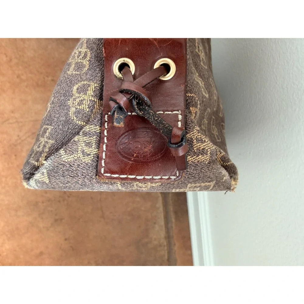 Dooney & Bourke Purse Women's Brown Monogram Tassel Canvas Leather Trim Vintage - Picture 3 of 13